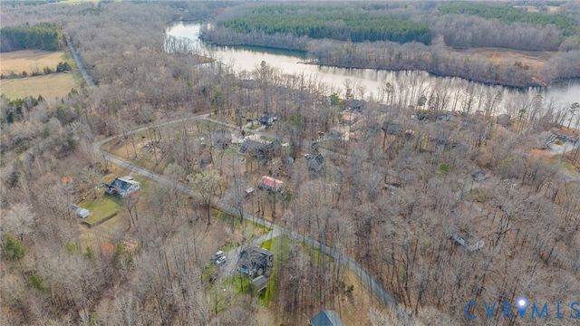 16 McCutcheon Ave, Columbia, VA 23038