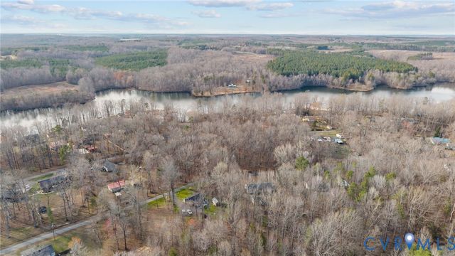 16 McCutcheon Ave, Columbia, VA 23038