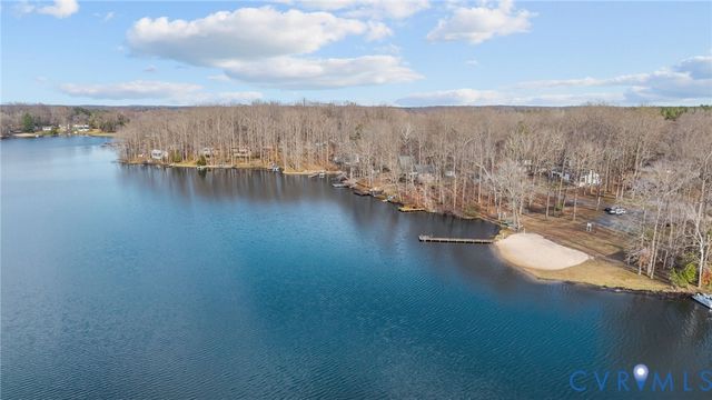 16 McCutcheon Ave, Columbia, VA 23038