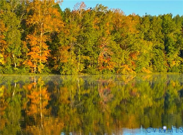 16 McCutcheon Ave, Columbia, VA 23038