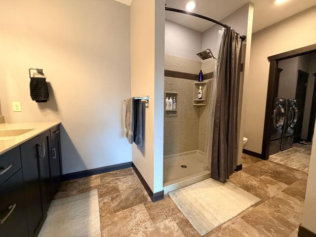 1781 Donavon Drive, Worthington, MN 56187