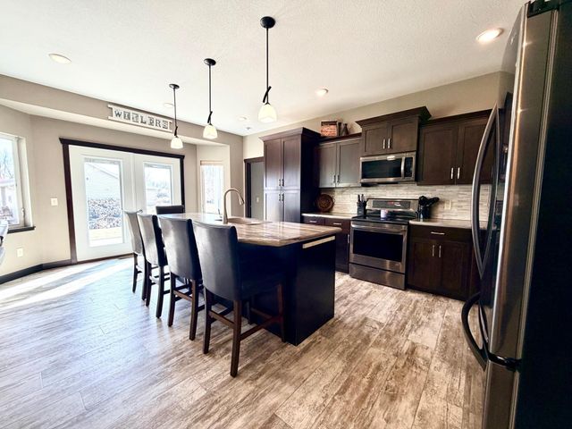 1781 Donavon Drive, Worthington, MN 56187