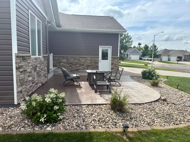 1781 Donavon Drive, Worthington, MN 56187