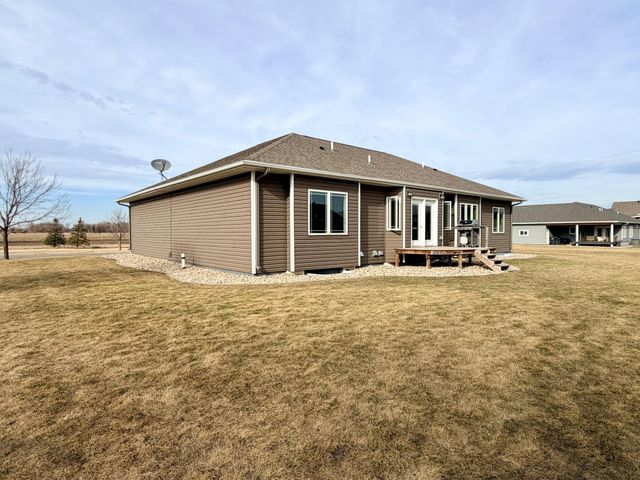 1781 Donavon Drive, Worthington, MN 56187
