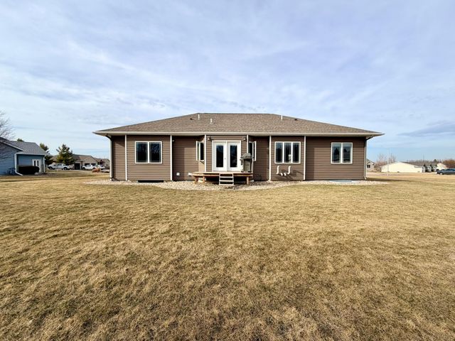 1781 Donavon Drive, Worthington, MN 56187