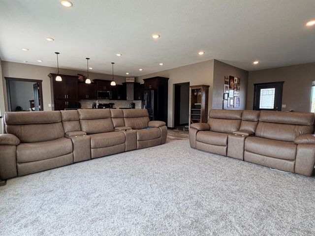 1781 Donavon Drive, Worthington, MN 56187