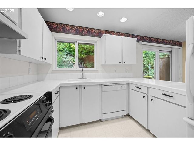 3816 BOTTICELLI St, Lake Oswego, OR 97035