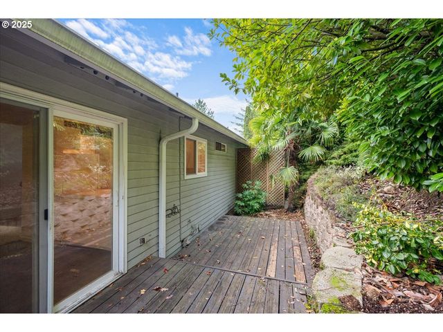3816 BOTTICELLI St, Lake Oswego, OR 97035