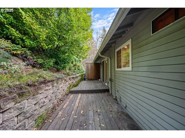 3816 BOTTICELLI St, Lake Oswego, OR 97035