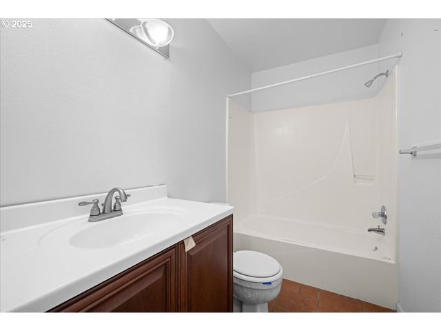 3816 BOTTICELLI St, Lake Oswego, OR 97035