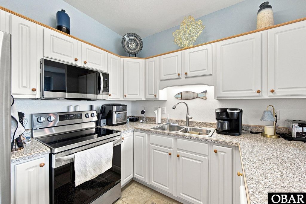 Image 12 of property listing at 2016 S Virginia Dare Trail Unit 202, Kill Devil Hills, NC 27948