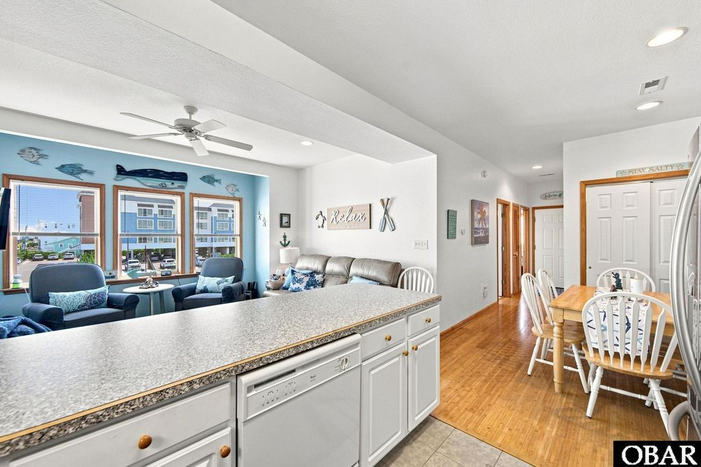 Image 13 of property listing at 2016 S Virginia Dare Trail Unit 202, Kill Devil Hills, NC 27948