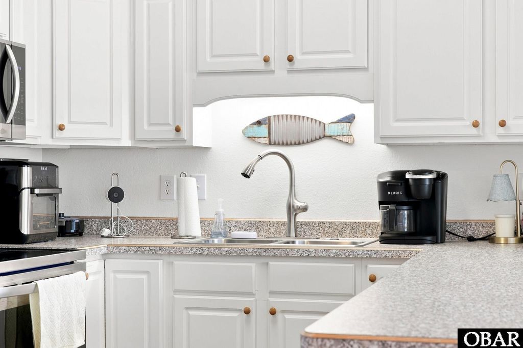 Image 15 of property listing at 2016 S Virginia Dare Trail Unit 202, Kill Devil Hills, NC 27948