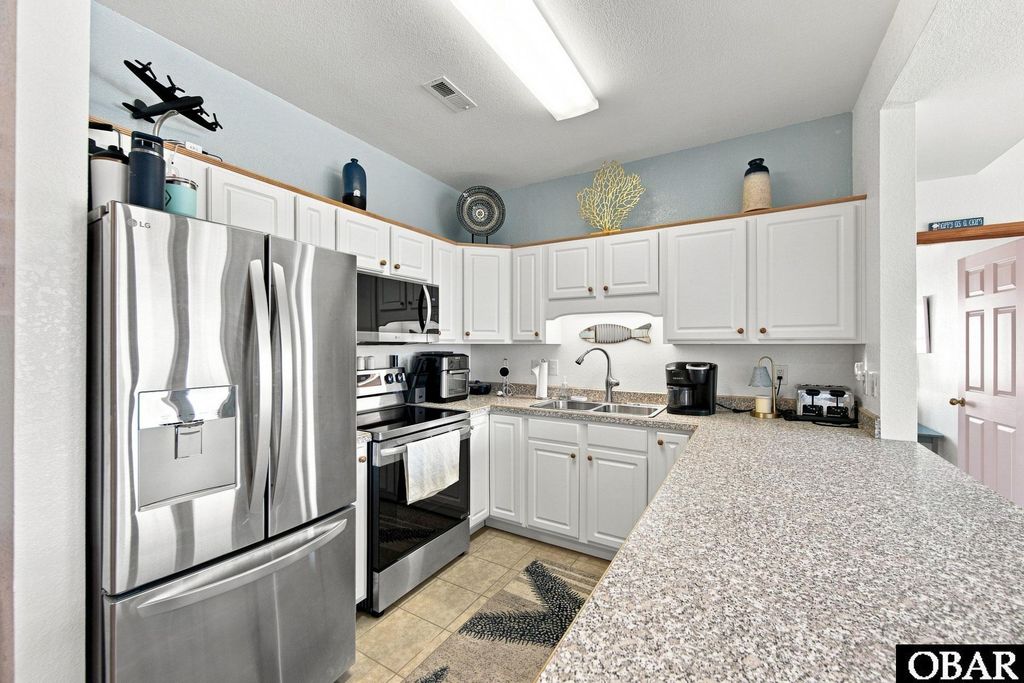 Image 16 of property listing at 2016 S Virginia Dare Trail Unit 202, Kill Devil Hills, NC 27948