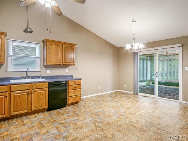 1028 Meadow Lake Drive, Maryville, IL 62062