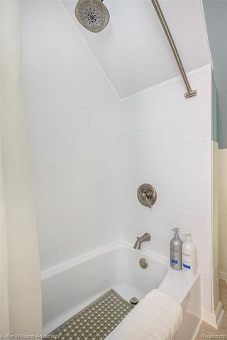 304 Oak Street, Linden, MI 48451