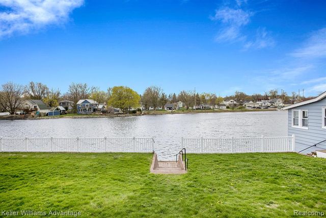 304 Oak Street, Linden, MI 48451