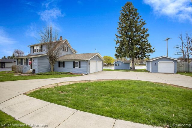 304 Oak Street, Linden, MI 48451