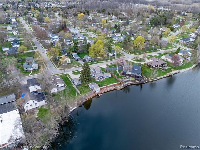 304 Oak Street, Linden, MI 48451