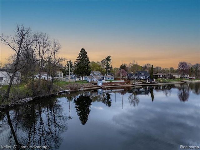 304 Oak Street, Linden, MI 48451