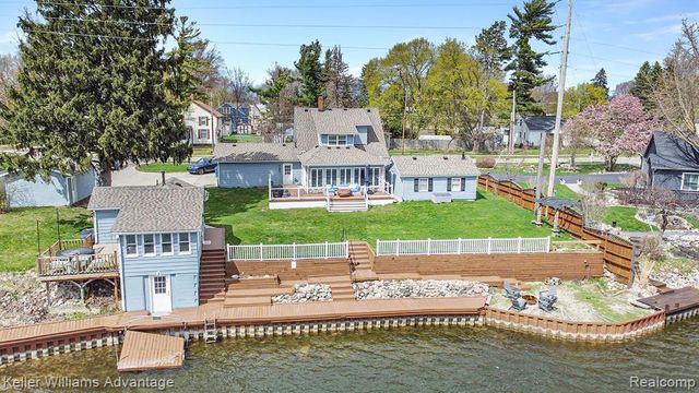 304 Oak Street, Linden, MI 48451