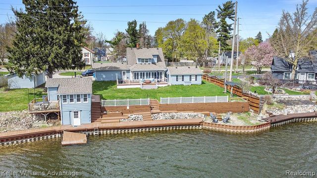 304 Oak Street, Linden, MI 48451