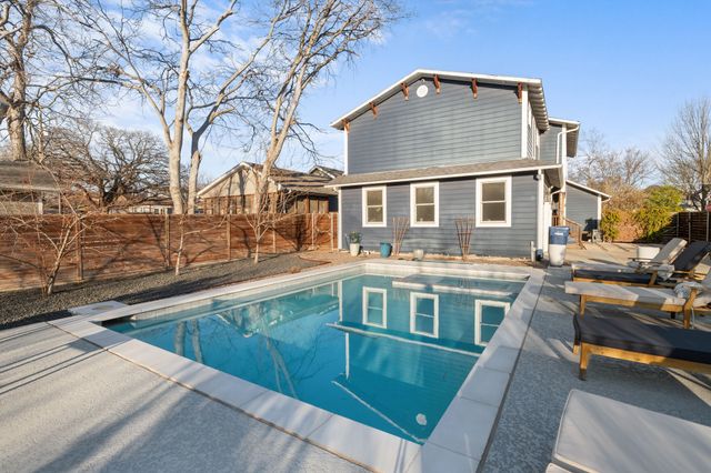 704 Barnes Street, Mckinney, TX 75069