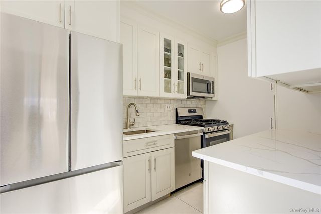 77-34 113th Street 6C, Forest Hills, NY 11375