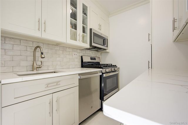 77-34 113th Street 6C, Forest Hills, NY 11375