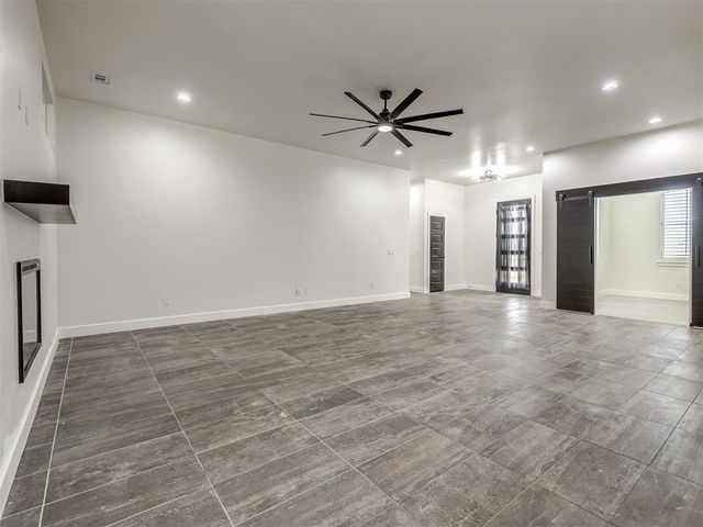 1383 S Gabes Court Drive, Mustang, OK 73064