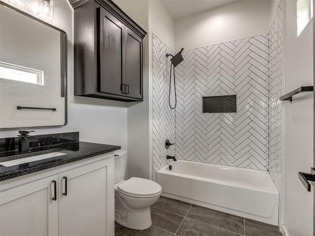 1383 S Gabes Court Drive, Mustang, OK 73064