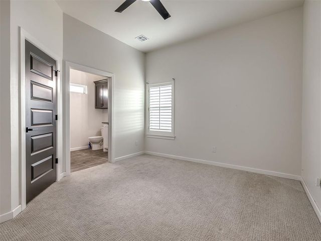 1383 S Gabes Court Drive, Mustang, OK 73064
