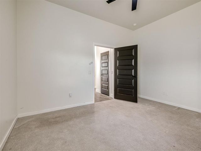 1383 S Gabes Court Drive, Mustang, OK 73064