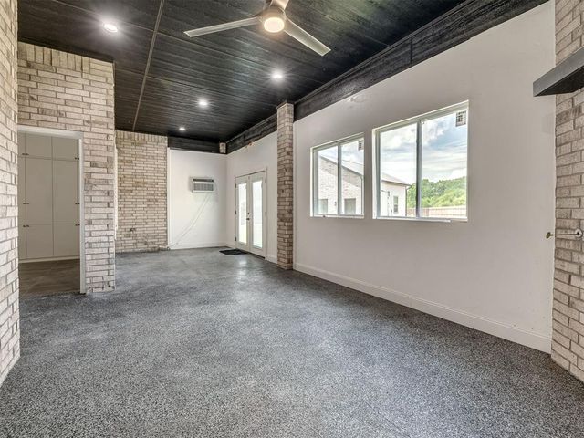 1383 S Gabes Court Drive, Mustang, OK 73064