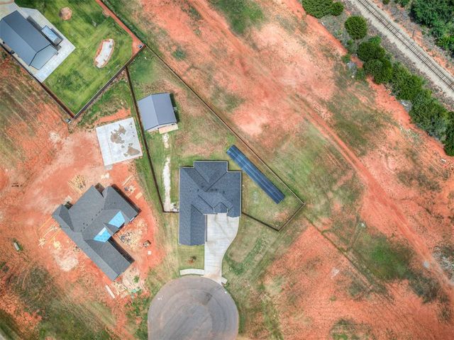 1383 S Gabes Court Drive, Mustang, OK 73064