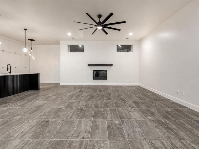1383 S Gabes Court Drive, Mustang, OK 73064
