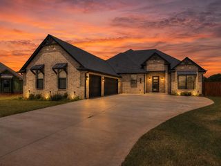 1383 S Gabes Court Drive, Mustang, OK 73064