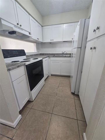 1221 W Hopkins ST 8, San Marcos, TX 78666