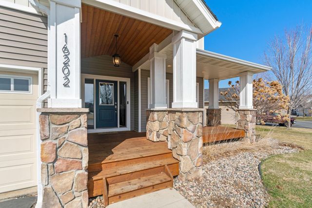 16202 Tahinka Place NW, Prior Lake, MN 55372