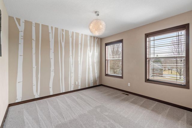 16202 Tahinka Place NW, Prior Lake, MN 55372