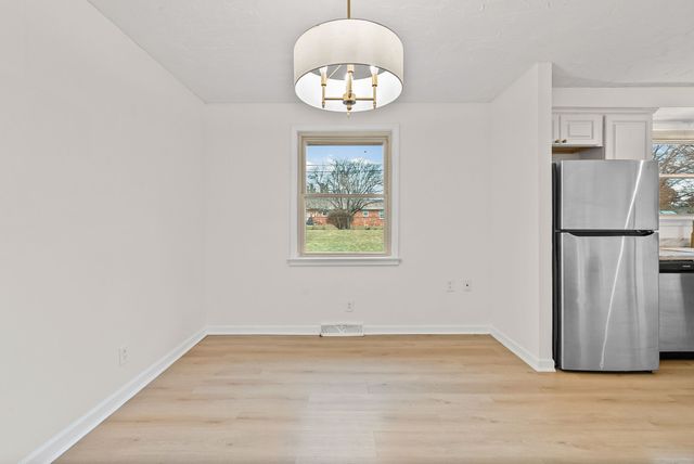 209 Maplewood Dr, Clarksville, TN 37042