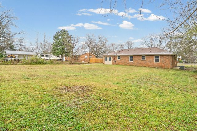 209 Maplewood Dr, Clarksville, TN 37042