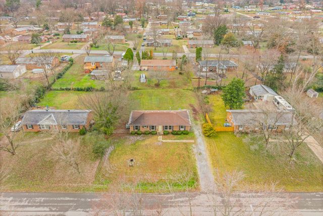 209 Maplewood Dr, Clarksville, TN 37042