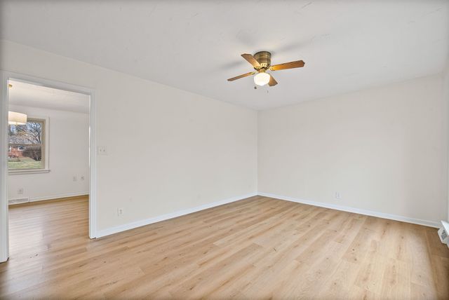 209 Maplewood Dr, Clarksville, TN 37042