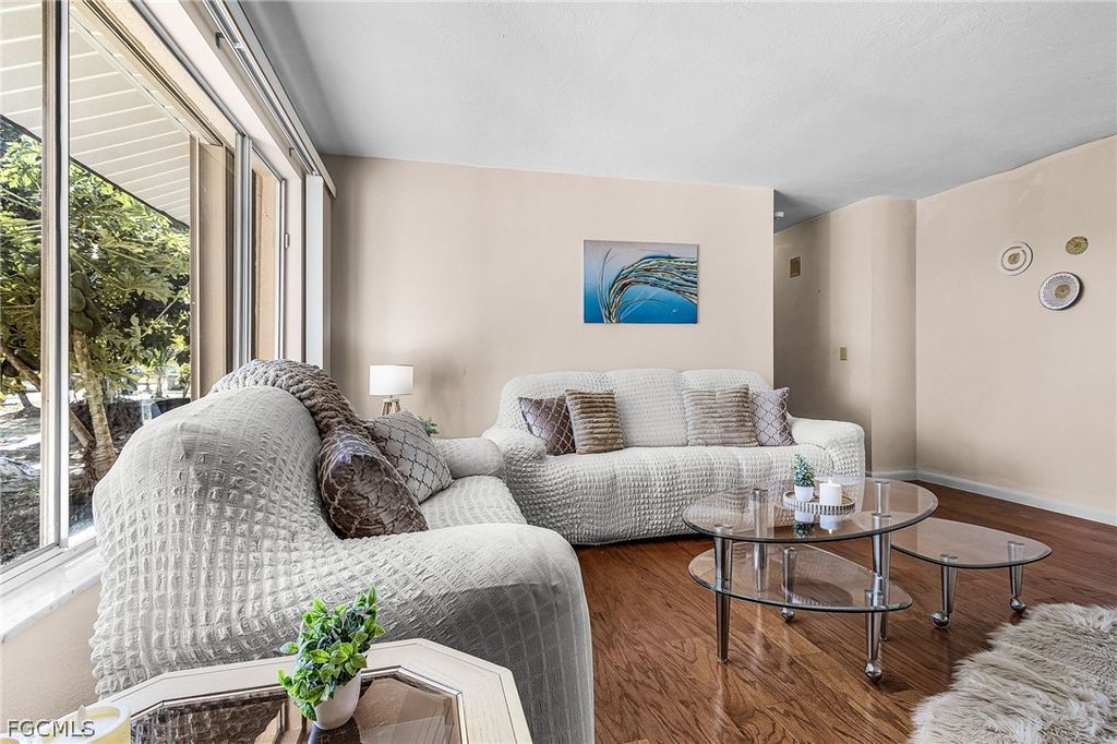 Image 11 of property listing at 3730 SE 3rd AVE, Cape Coral, FL 33904