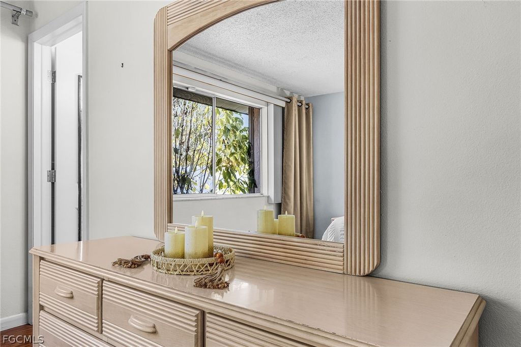 Image 18 of property listing at 3730 SE 3rd AVE, Cape Coral, FL 33904