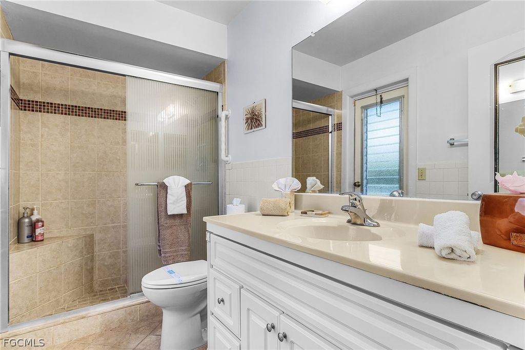 Image 19 of property listing at 3730 SE 3rd AVE, Cape Coral, FL 33904