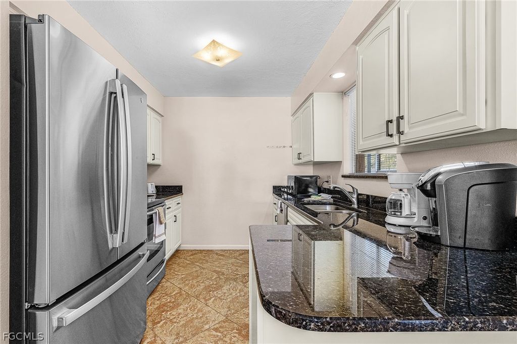 Image 2 of property listing at 3730 SE 3rd AVE, Cape Coral, FL 33904