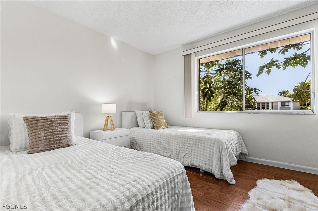 Image 21 of property listing at 3730 SE 3rd AVE, Cape Coral, FL 33904