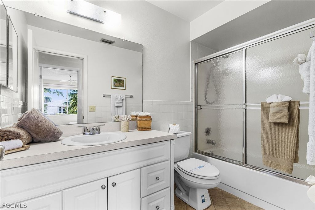 Image 24 of property listing at 3730 SE 3rd AVE, Cape Coral, FL 33904